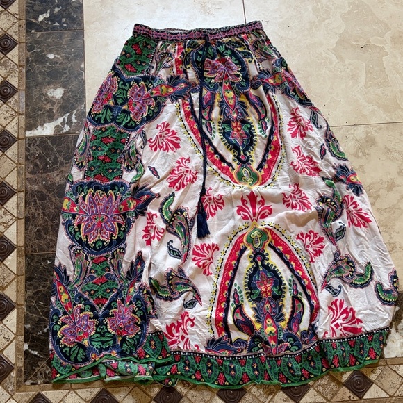 Lucky & Coco Dresses & Skirts - Elegant Paisley Maxi Skirt in Pink and Green